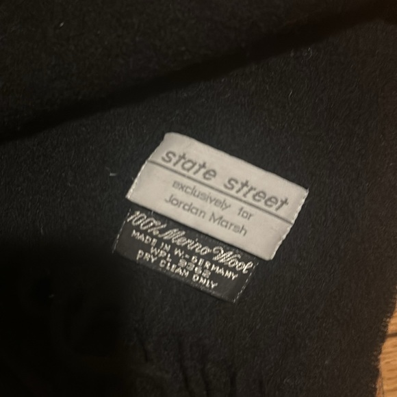 3 classic men’s scarves - Picture 4 of 4